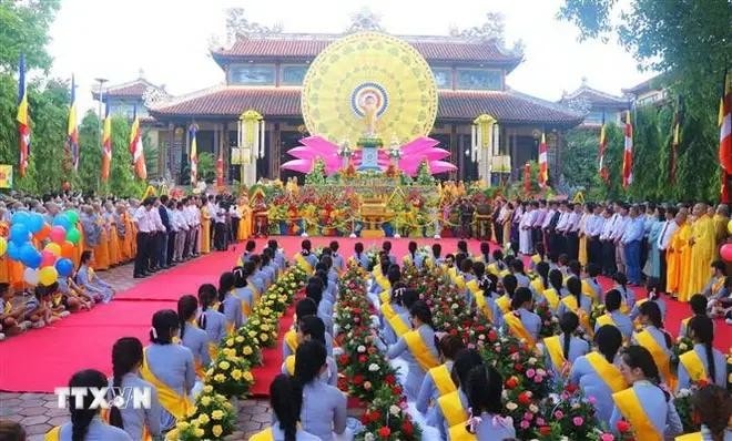 At the celebration of the 2566th Buddha's birthday at Tu Dam Pagoda in the central province of Thua Thien - Hue. (Photo: VNA)