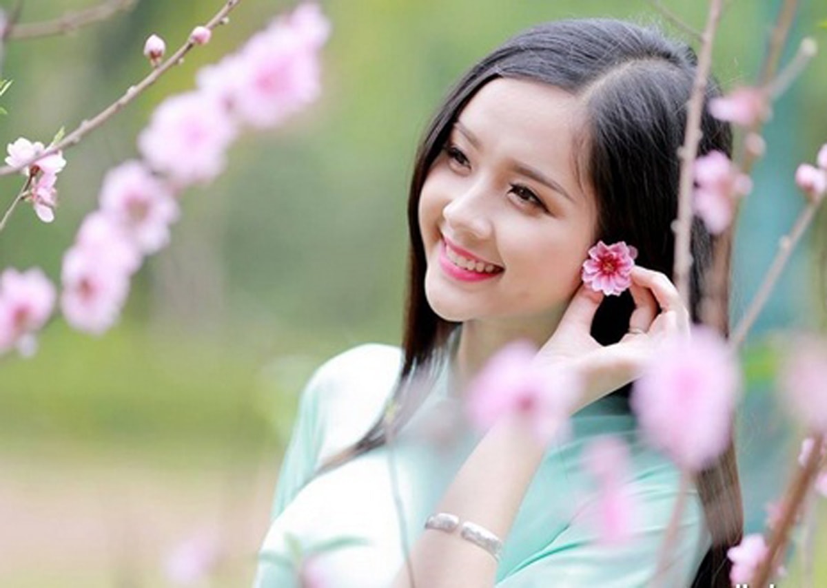 hinh-anh-mua-xuan-va-co-gai-xinh-dep(1).jpg