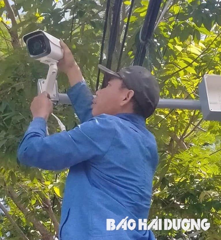 camera-hang-xom.jpg