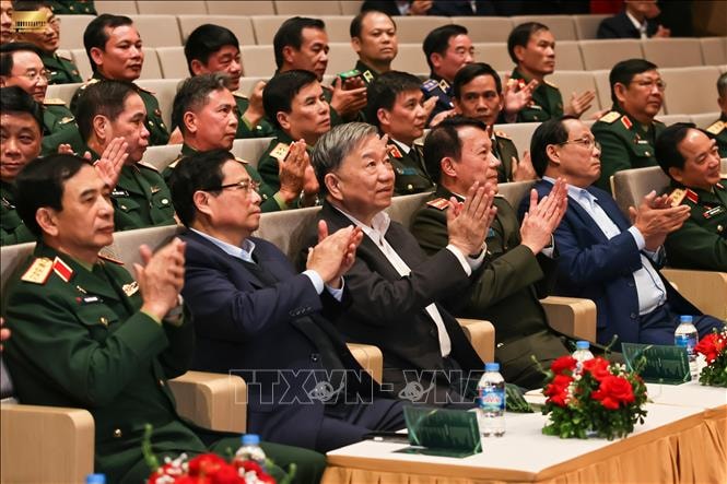 General Secretary To Lam attends the art program 'Forever the military ...