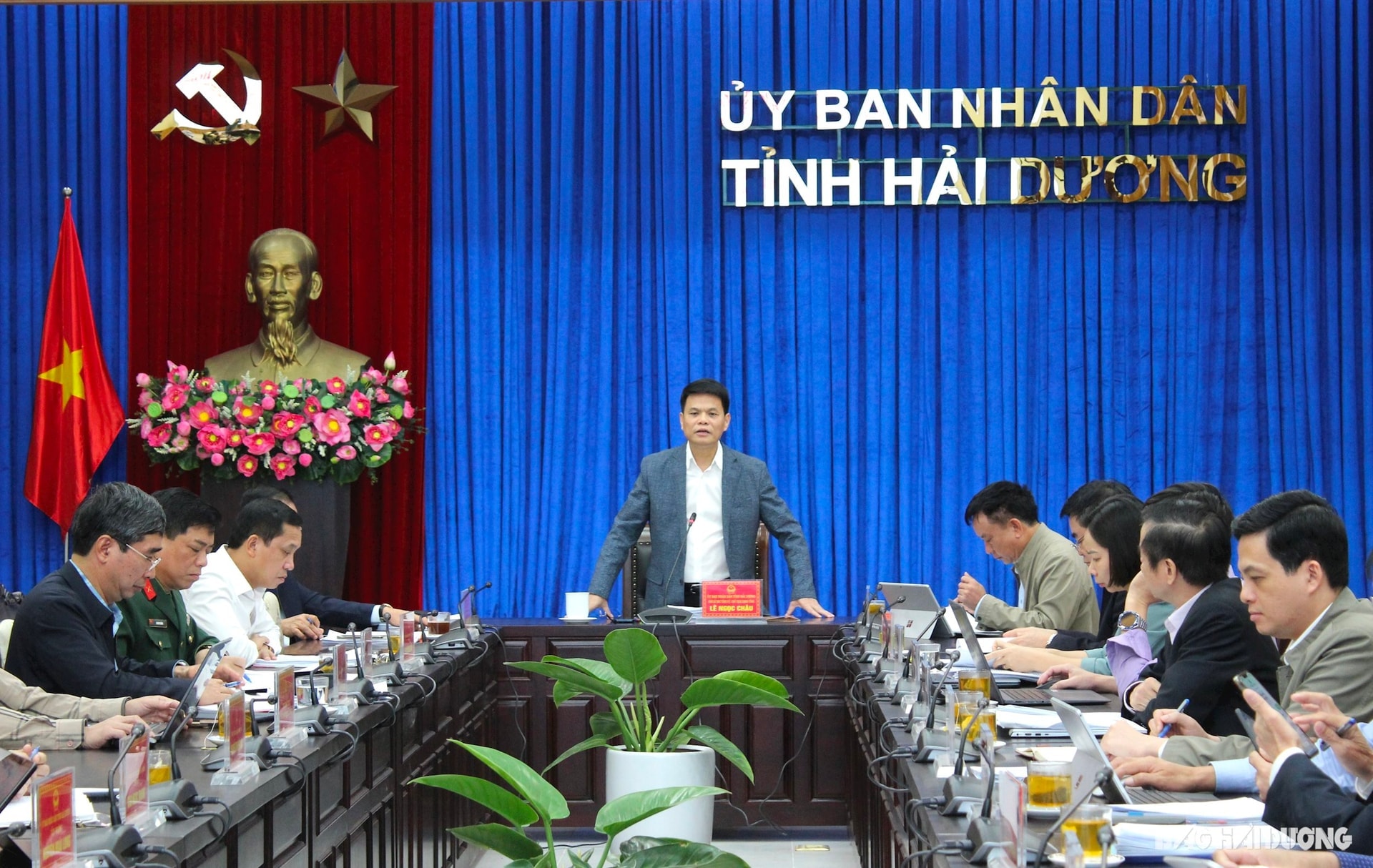 phien-hop-ubnd-tinh-hai-duong.jpg