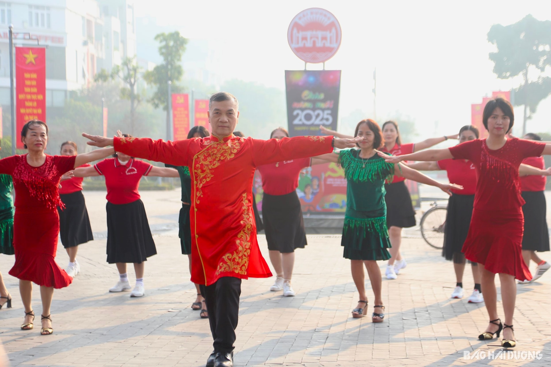 lien-khuc-xuan.jpg