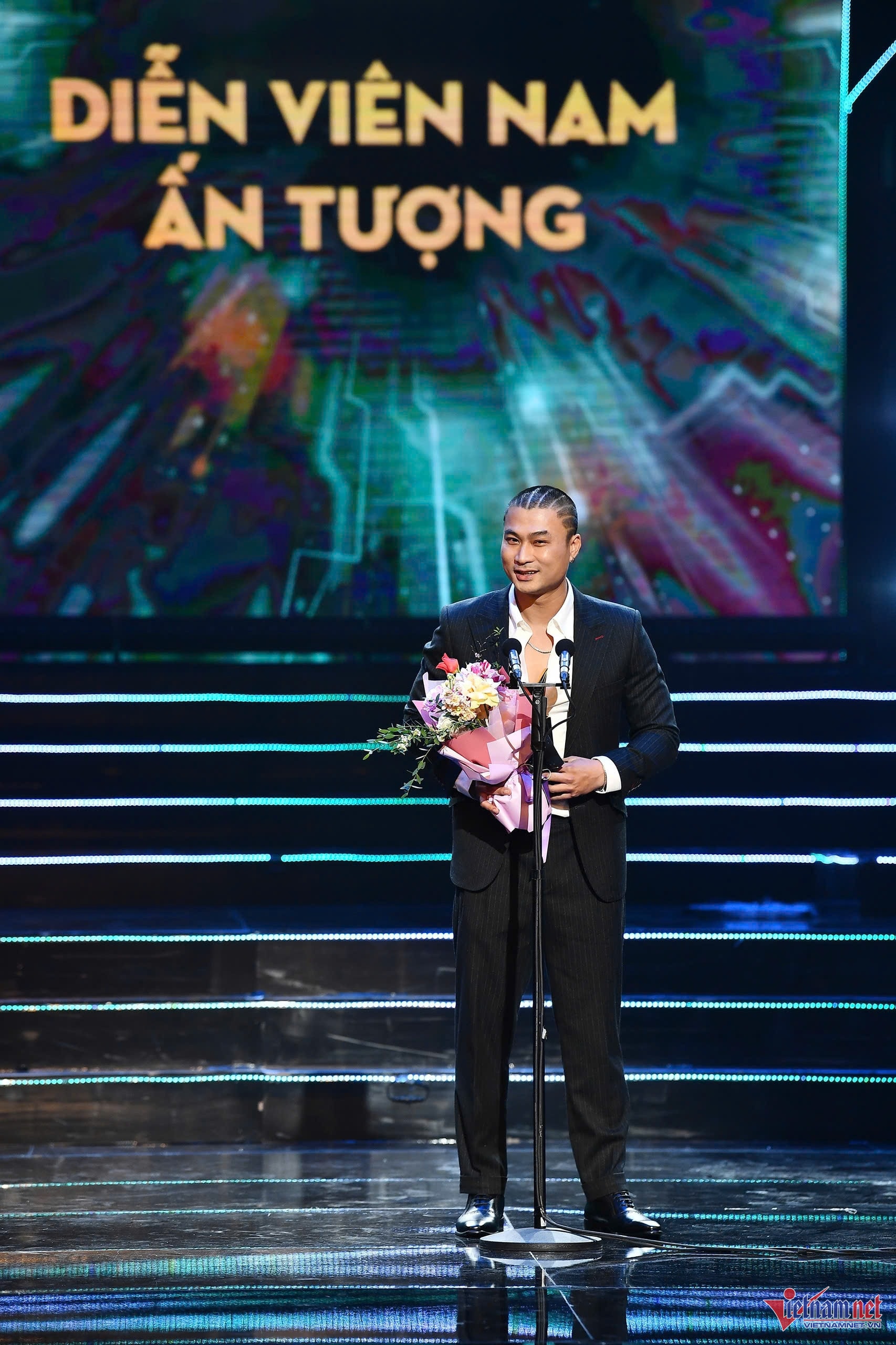 W-Duy Hưng.jpg