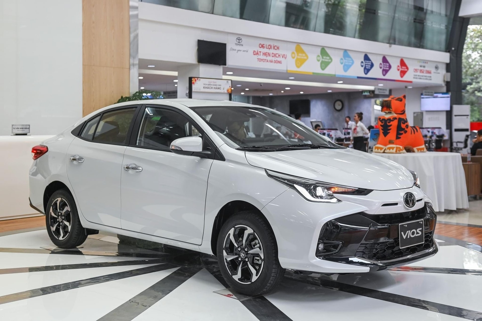 Toyota Vios xả hàng, giảm giá tới 45 triệu đồng- Ảnh 1.