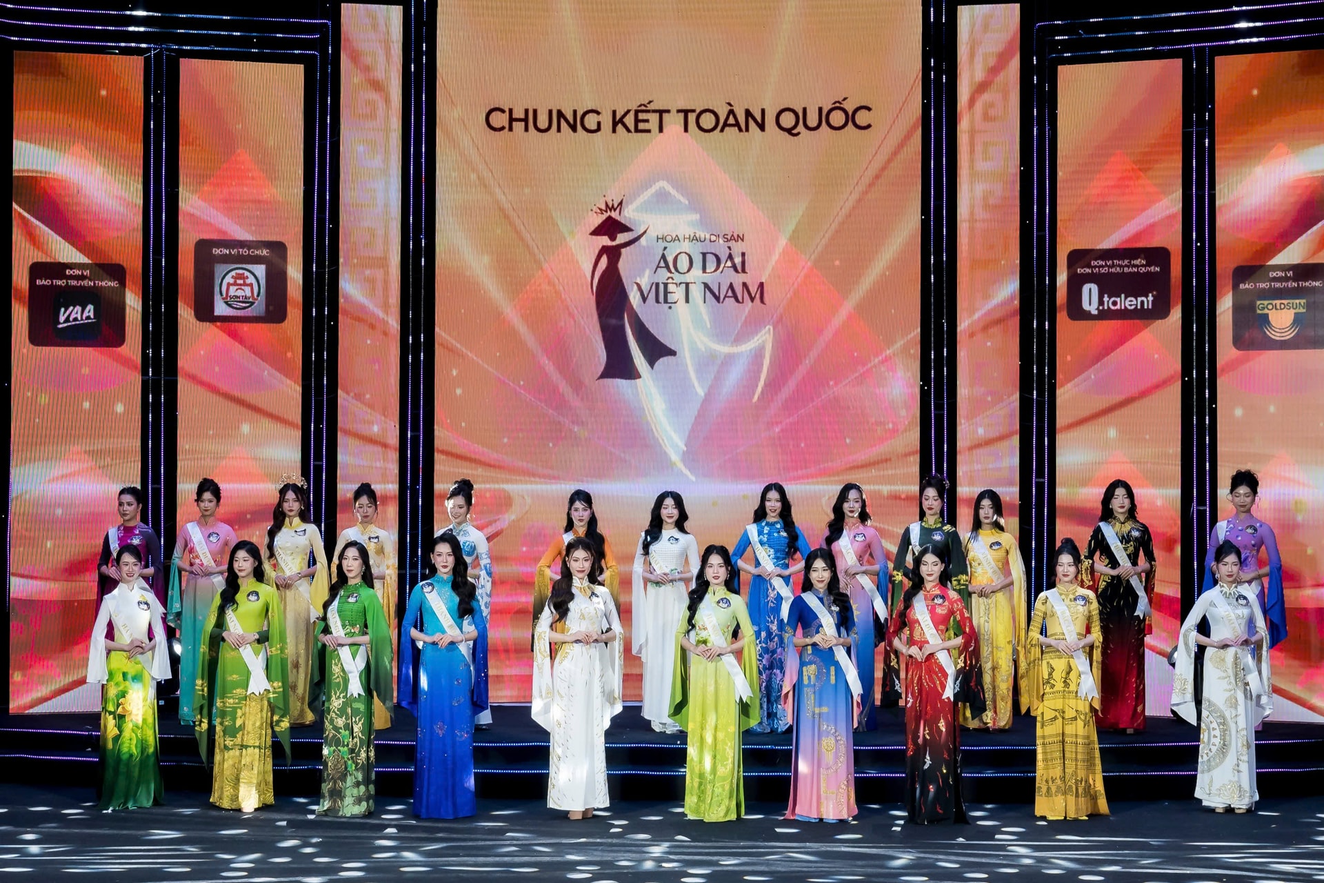 Image Quang Hải image beautiful image beautiful image beautiful image beautiful image beautiful image beautiful image beautiful - Hai Duong beauty wins 3rd runner-up of Miss Ao Dai Vietnam ...