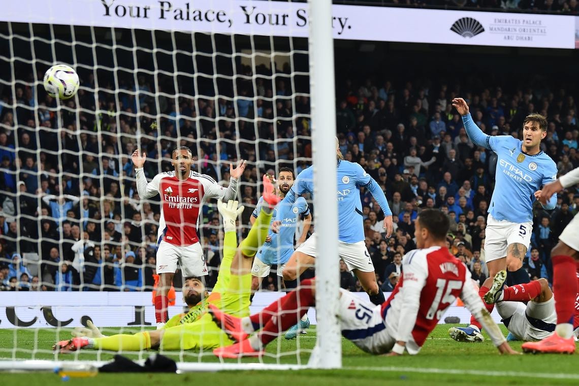 EPA. Man City Arsenal.jpg