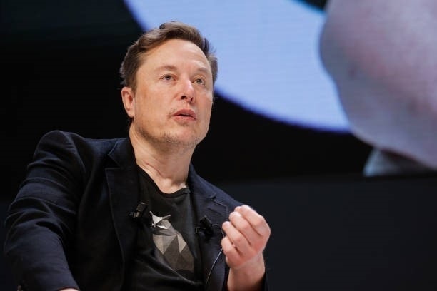 ty-phu-elon-musk-phat-bieu-tai-cannes-phap-ngay-19-6-2024.jpg