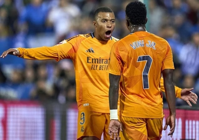 Vinicius đòi lương ngang Mbappe, Real Madrid hoãn đàm phán mới