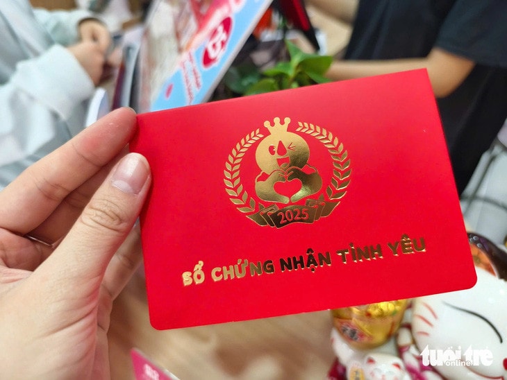 chung-nhan-tinh-yeu.jpeg
