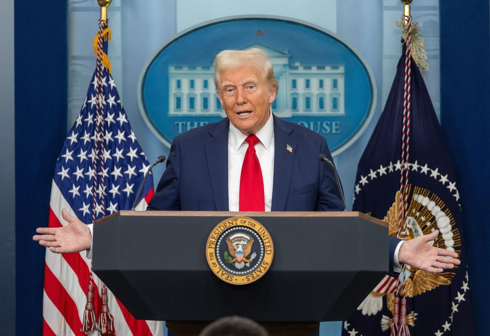 tong-thong-my-donald-trump-phat-bieu-tai-nha-trang.jpg