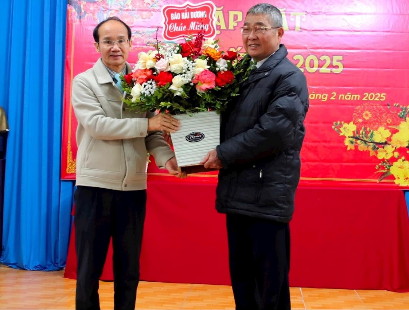 bao-hai-duong-chuc-mung-hoi-nha-bao-tinh(2).jpg