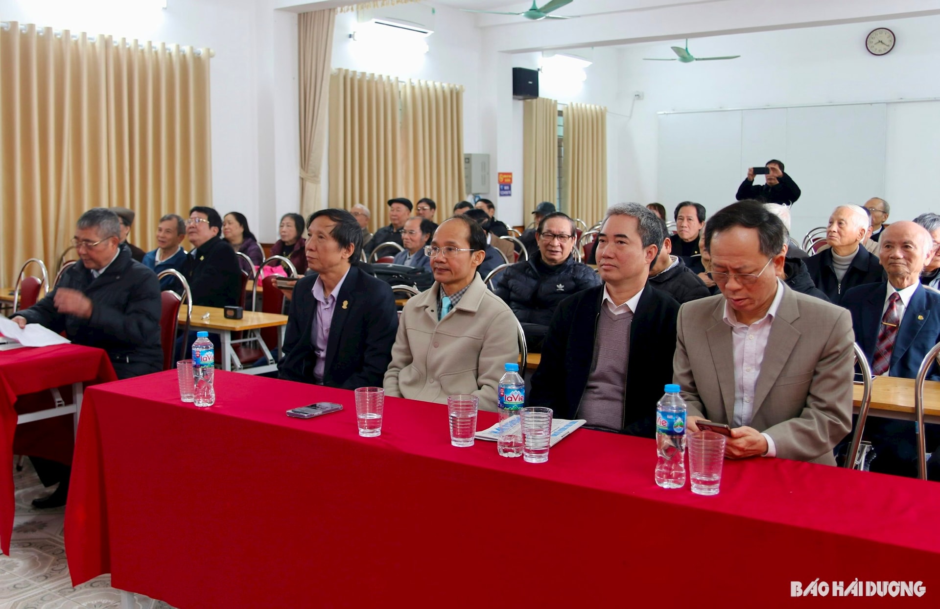 Quang cảnhbuổi gặp mặt đầu xuân của Câu lạc bộ Nhà báo cao tuổi Hải Dương