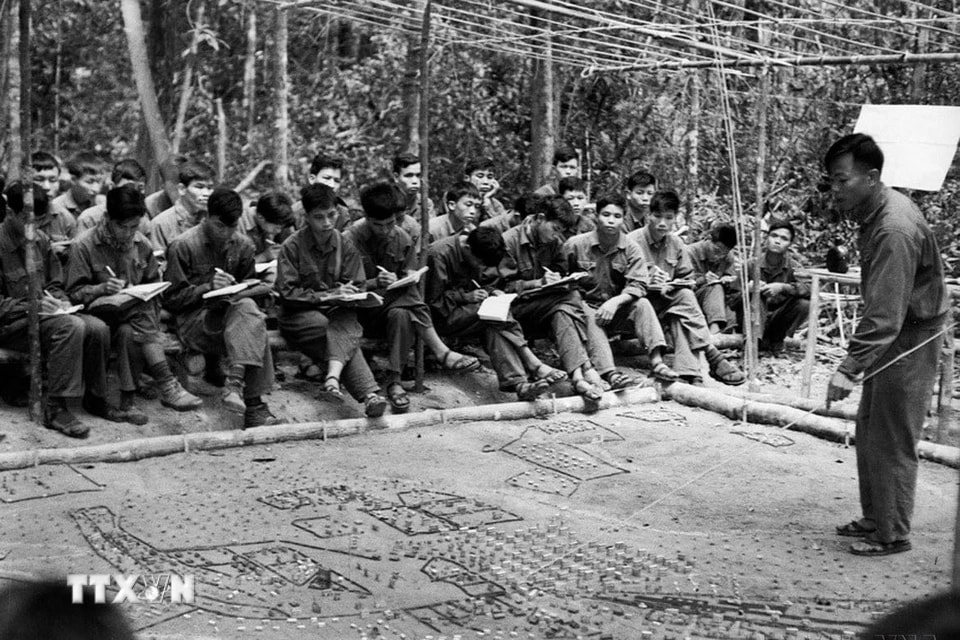 Nghệ thuật quân sự ở Chiến dịch Tây Nguyên chính là thế trận “trói địch lại mà đánh,