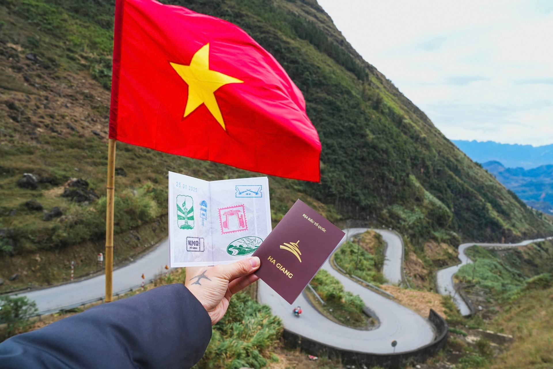 ho-chieu-ha-giang-2.jpg