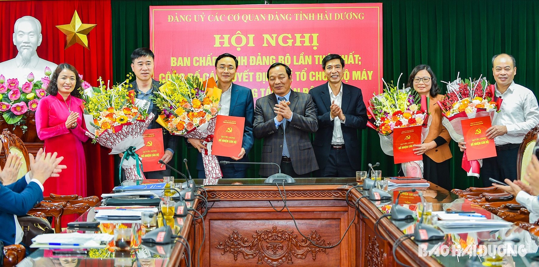 trao-quyet-dinh.jpg