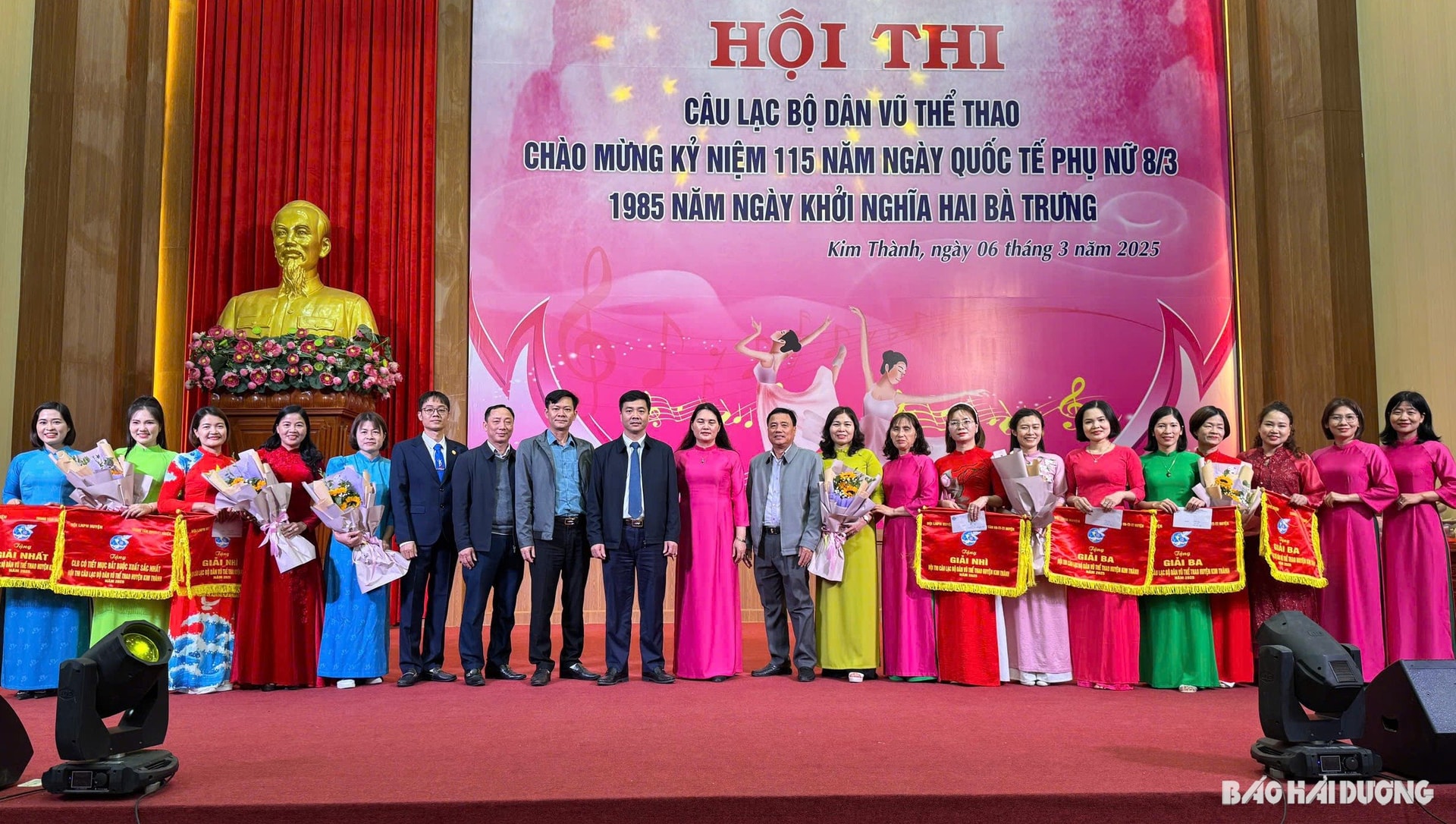 hoi-thi-dan-vu.jpg
