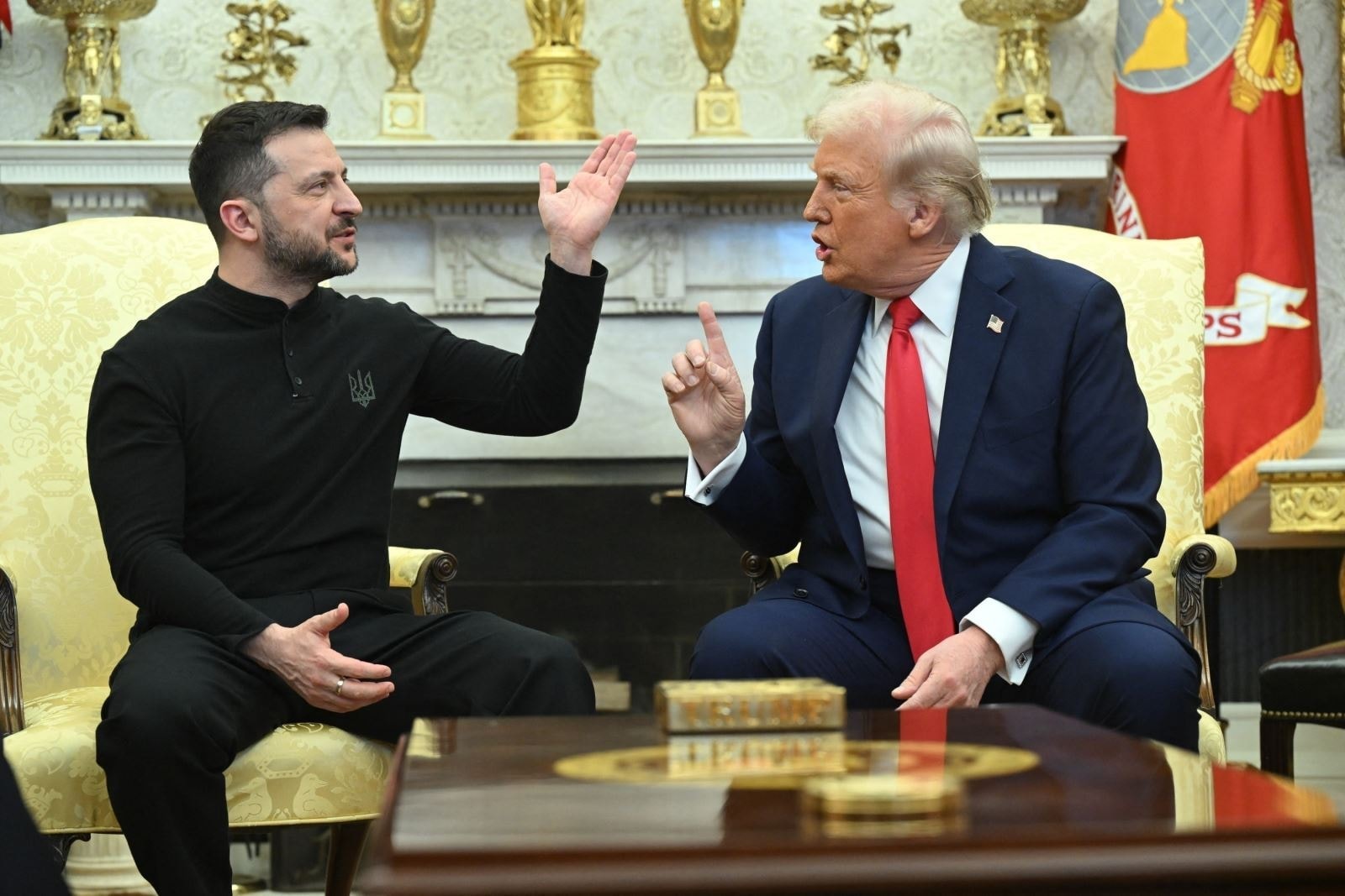 tong-thong-my-donald-trump-hoi-dam-voi-tong-thong-ukraine-volodymyr-zelensky-tai-nha-trang.jpg