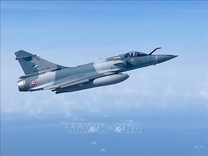 may-bay-chien-dau-mirage-2000-cua-phap.jpg