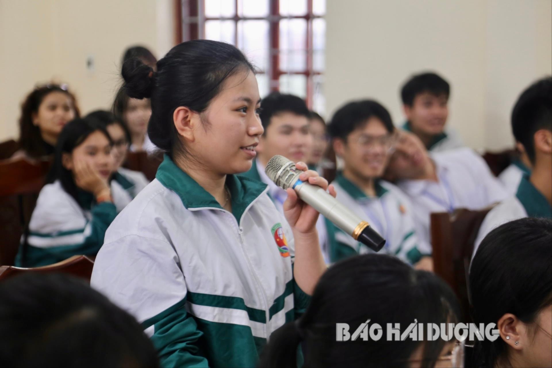 hoc-sinh-hoi(1).jpg