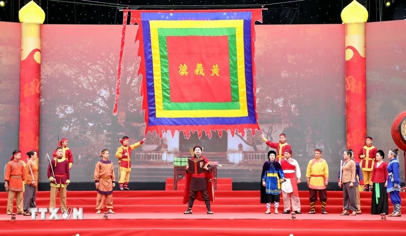 Tái hiện màn tế cờ của thủ lĩnh Hoàng Hoa Thám và nghĩa quân Yên Thế năm xưa. (Ảnh: Đồng Thúy/TTXVN)