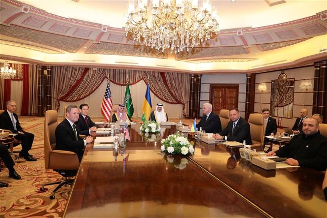 phai-doan-my-va-ukraine-bat-dau-cuoc-dam-phan-cham-dut-xung-dot-voi-nga-tai-jeddah-saudi-arabia-ngay-11-3-2025.jpg