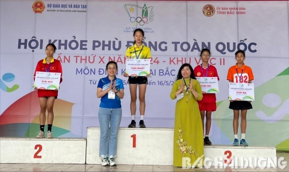 huy-chuong-vang-mon-dien-kinh-1-.jpg