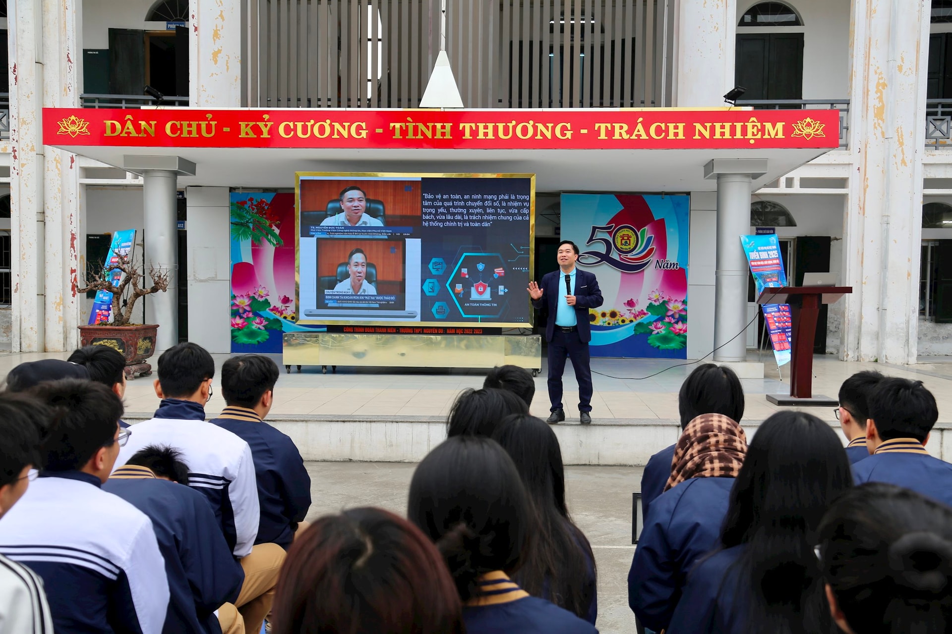 tuyen-truyen-chuyen-doi-so.jpg