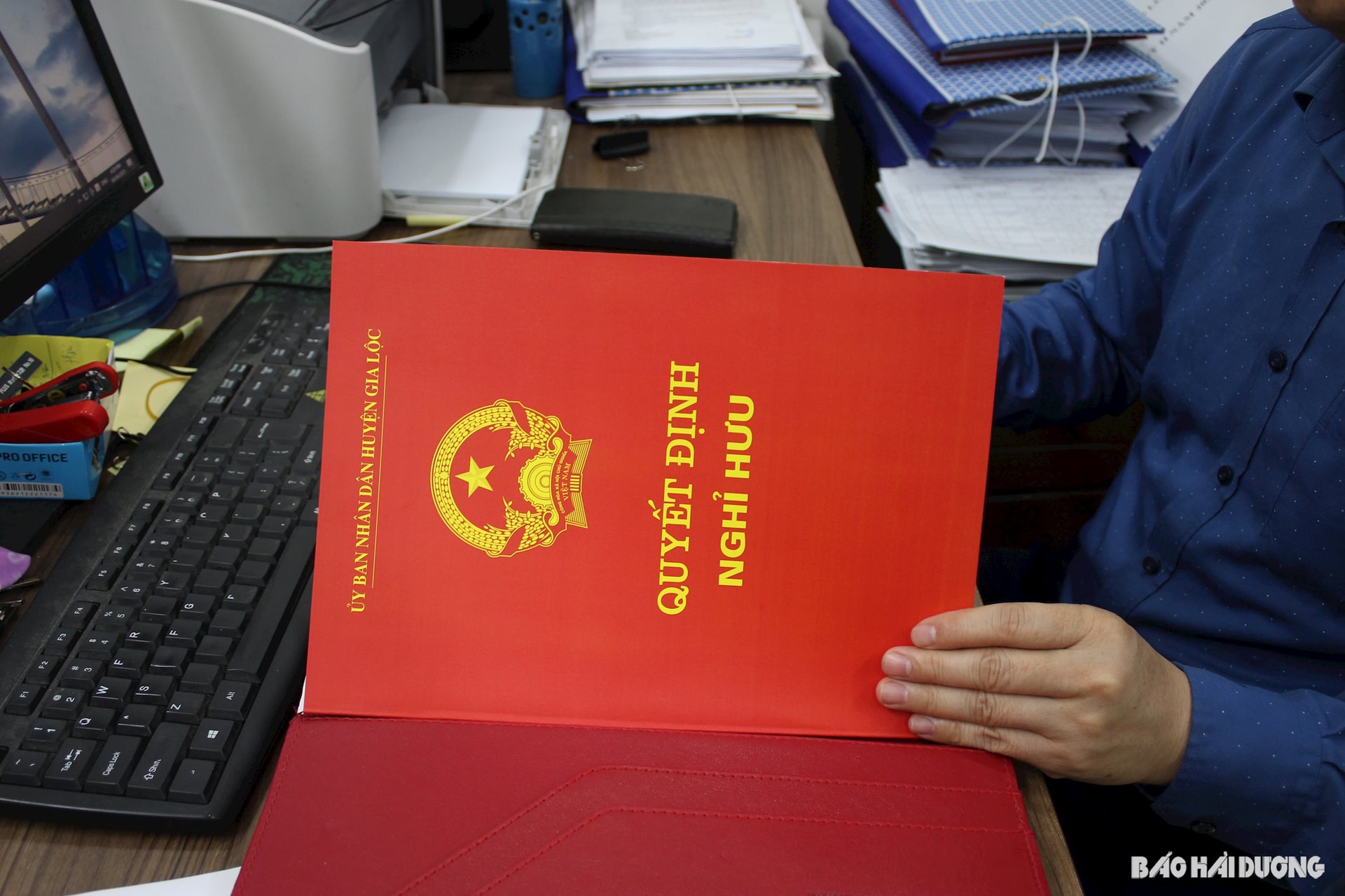 Nhiều Phòng Nội vụ trong tỉnh Hải Dương tham mưu tổ chức lễ công bố quyết định nghỉ hưu cho các cán bộ, chuyên viên để biểu dương, ghi nhận