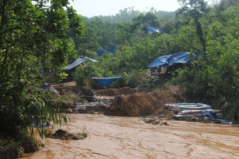 khai-thac-vang.jpg