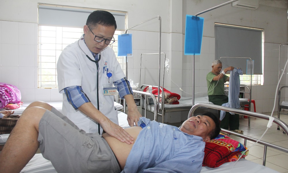 59 người phải nhập viện sau khi ăn cỗ đám cưới tại Bắc Giang.