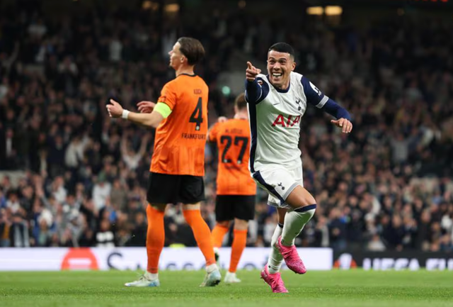 Thủ môn hóa tội đồ, Man United đánh rơi chiến thắng ở Lyon- Ảnh 5.