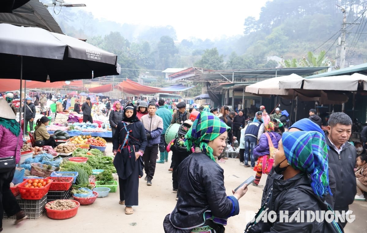 cho-phien-hoang-su-phi (12)
