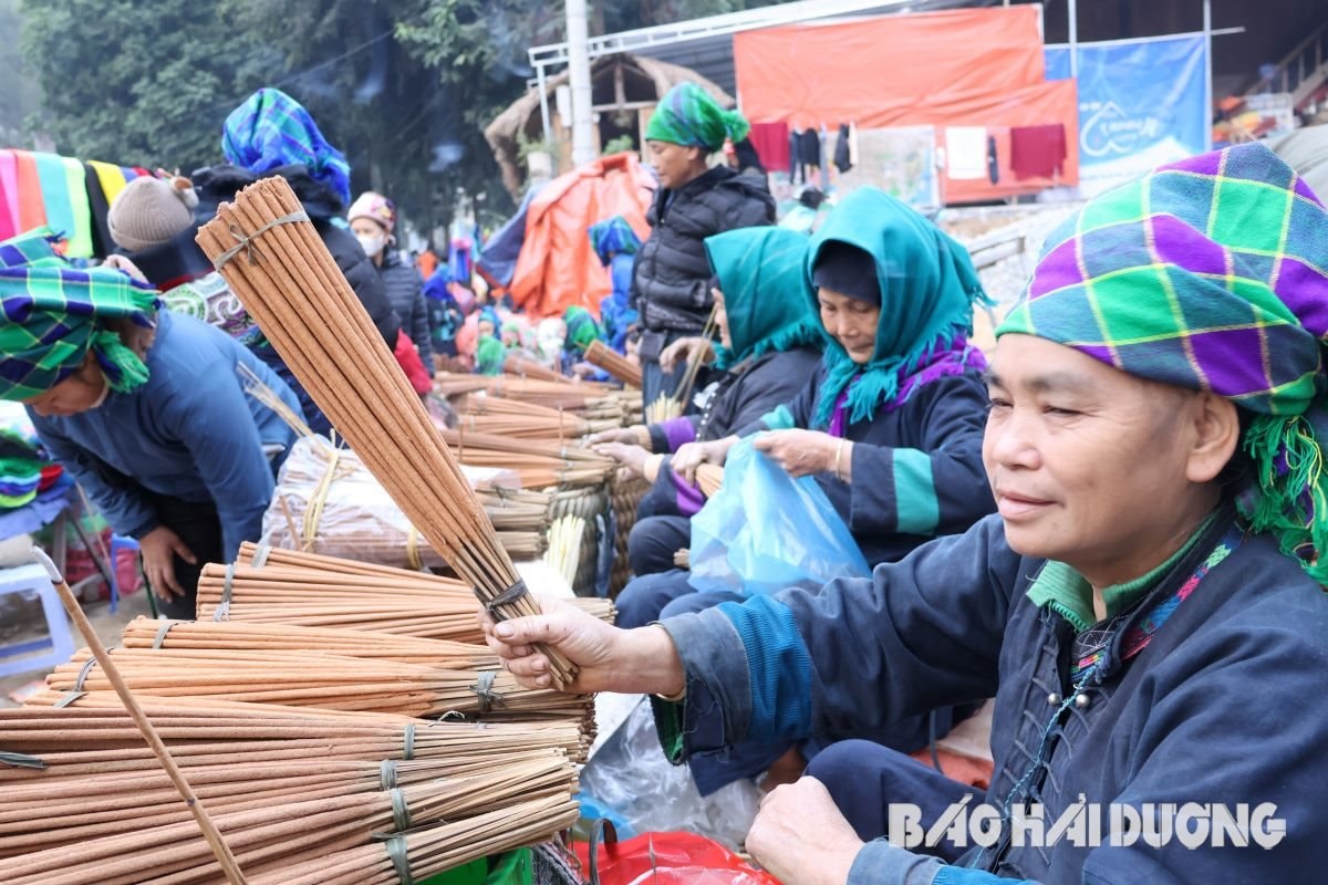 cho-phien-hoang-su-phi (8)