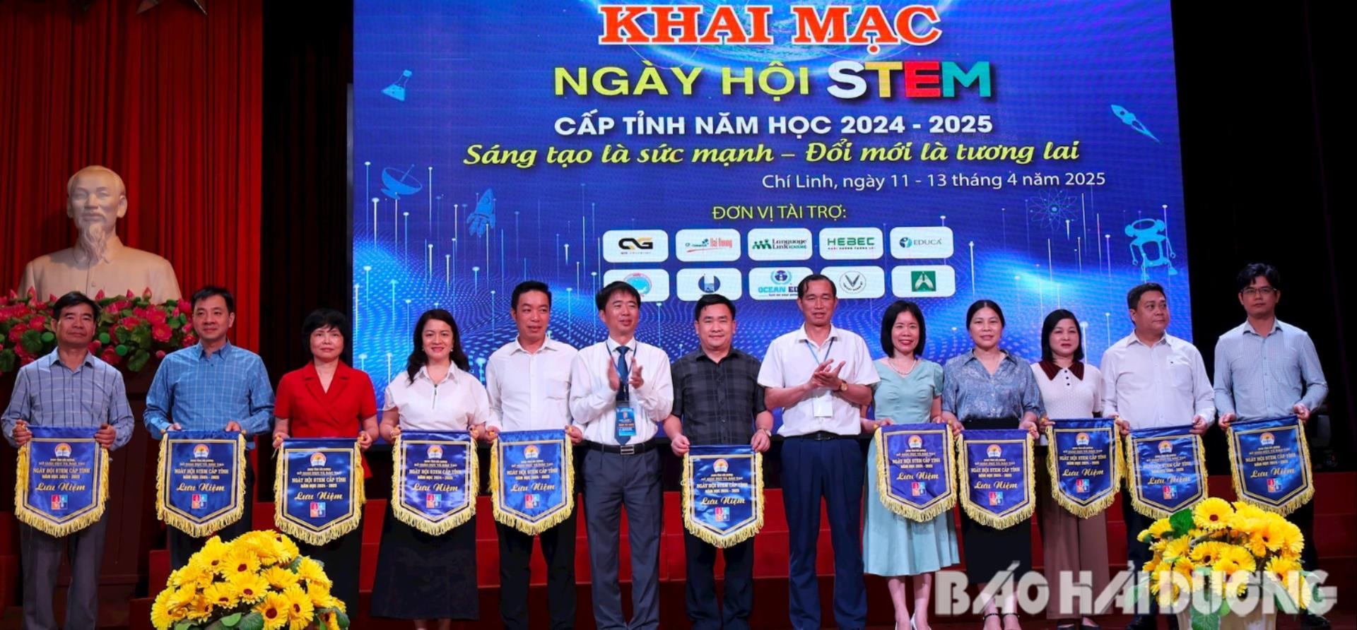 Ngay-hoi-stem1.jpeg