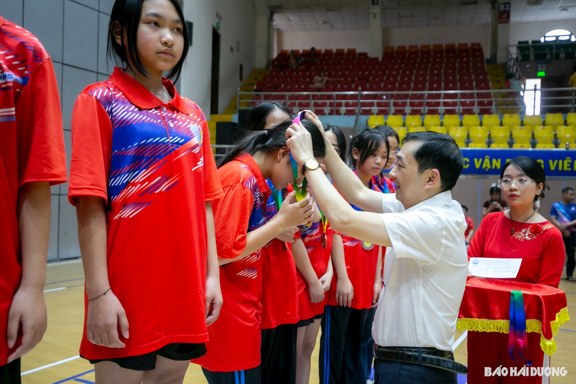 bong-ban-hoc-sinh-2.jpg