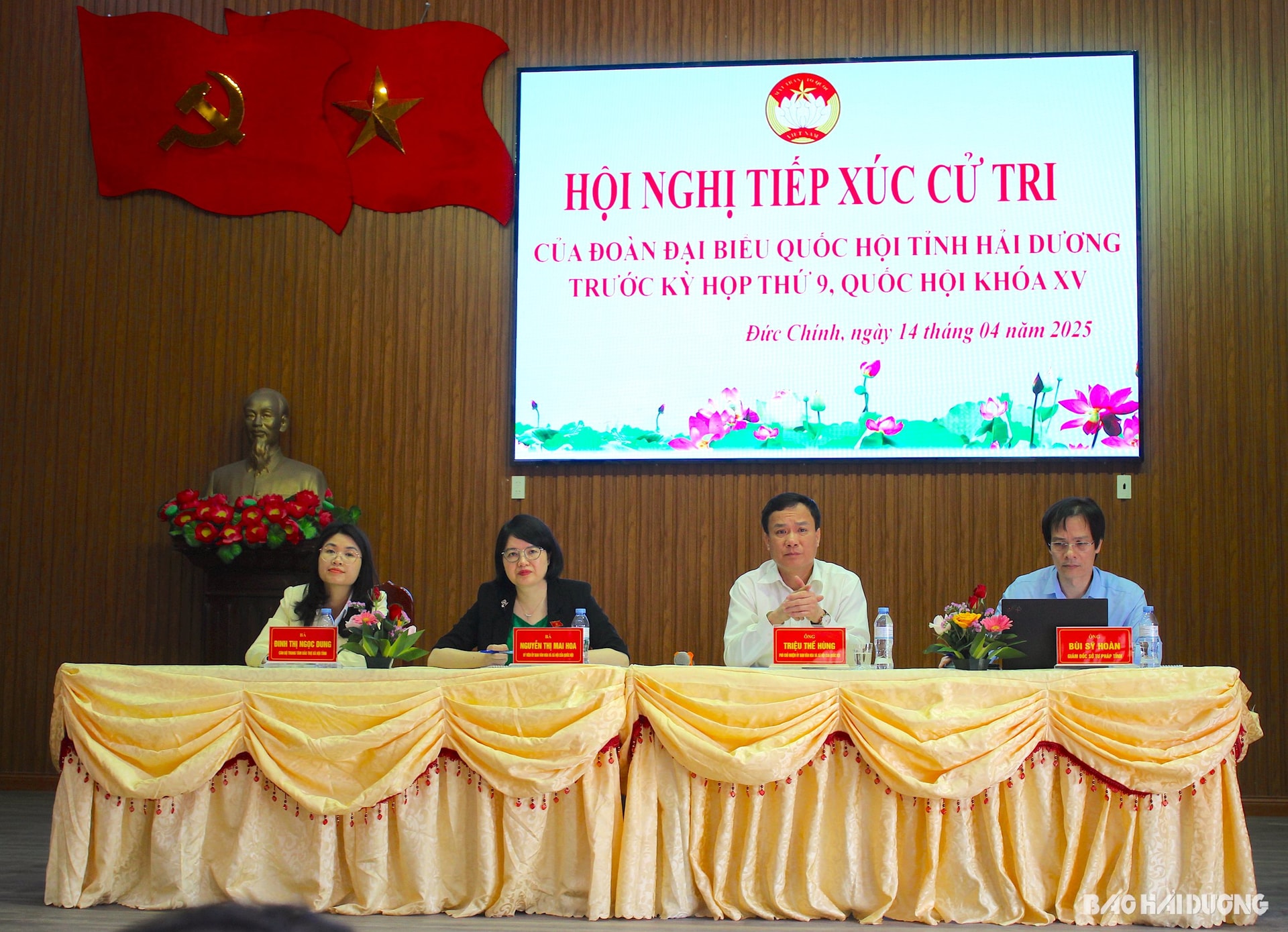 tiep-xuc-cu-tri.jpg