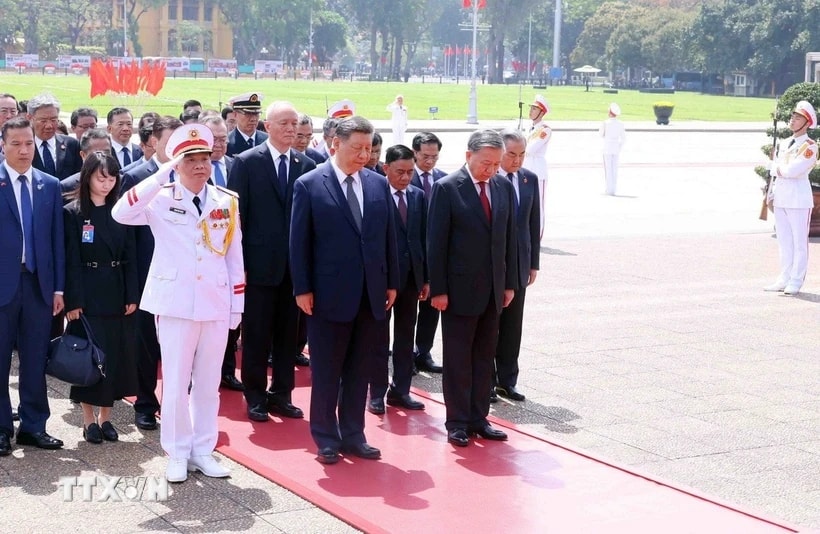 tong-bi-thu-chu-tich-nuoc-trung-quoc-tap-can-binh-vao-lang-vieng-chu-tich-ho-chi-minh.jpg