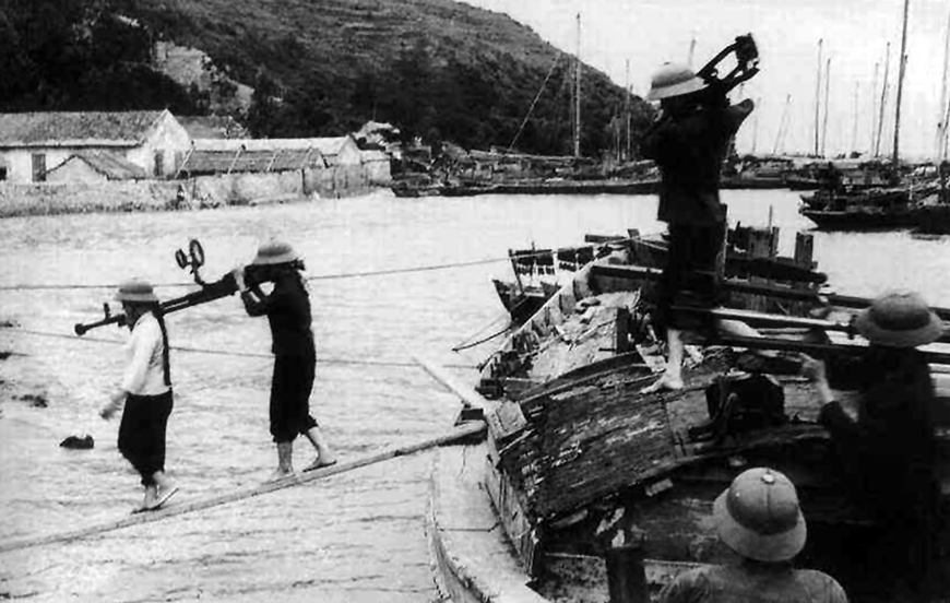 Quân và dân thành phố Hải Phòng chuẩn bị chiến đấu chống cuộc tập kích đường không của đế quốc Mỹ cuối năm 1972.