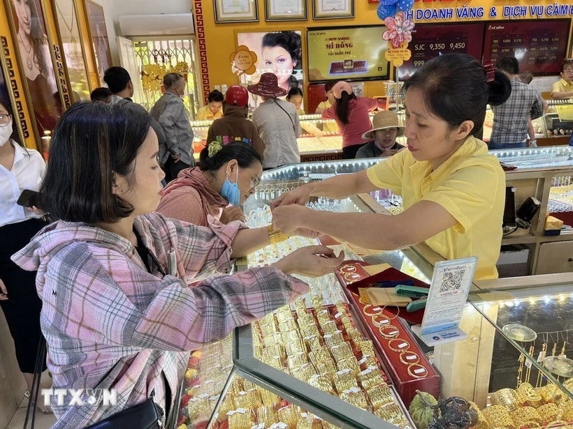 Giao dịch vàng. (Ảnh: Hứa Chung/TTXVN)