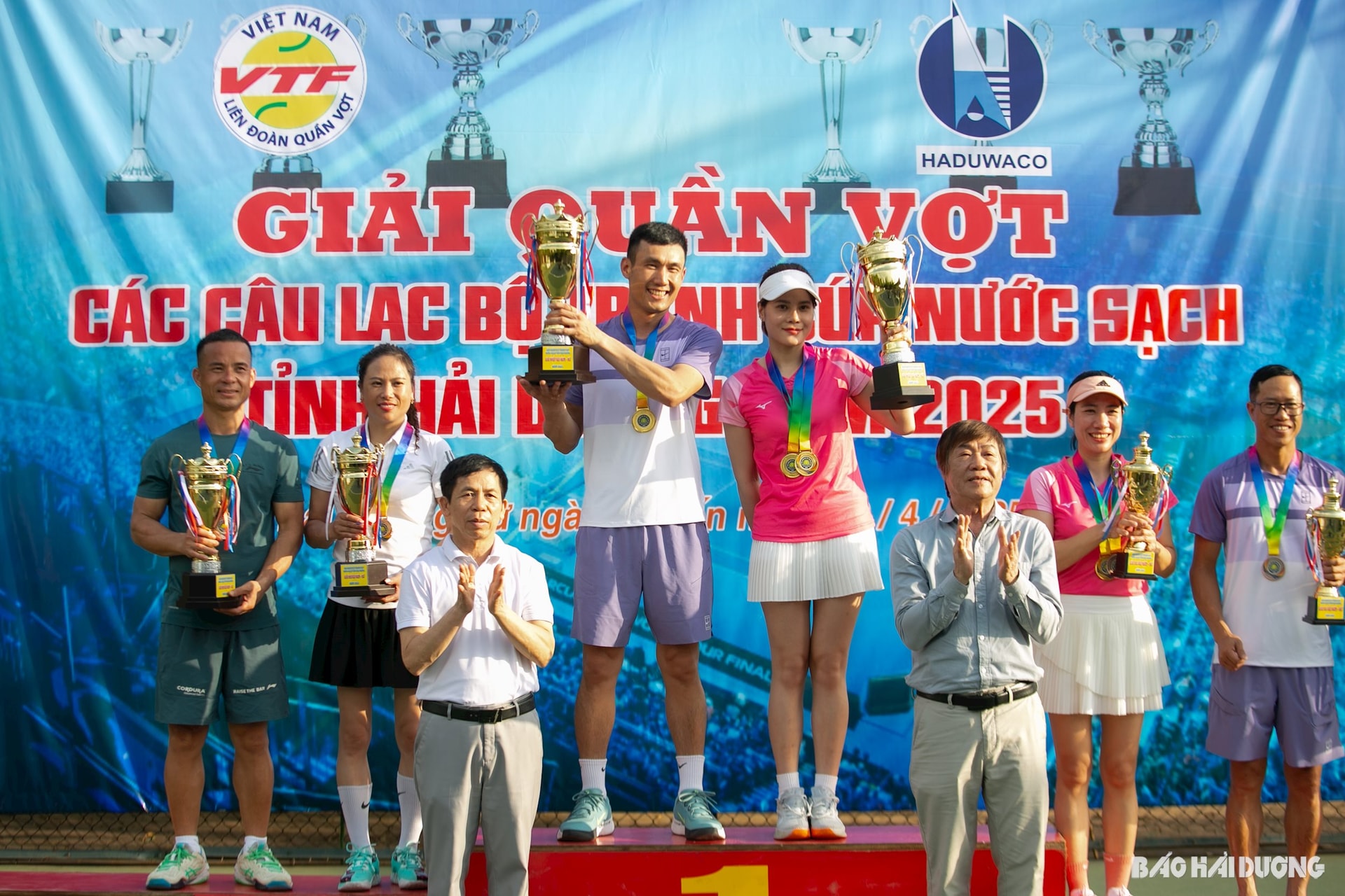 be-mac-quan-vot-3.jpg