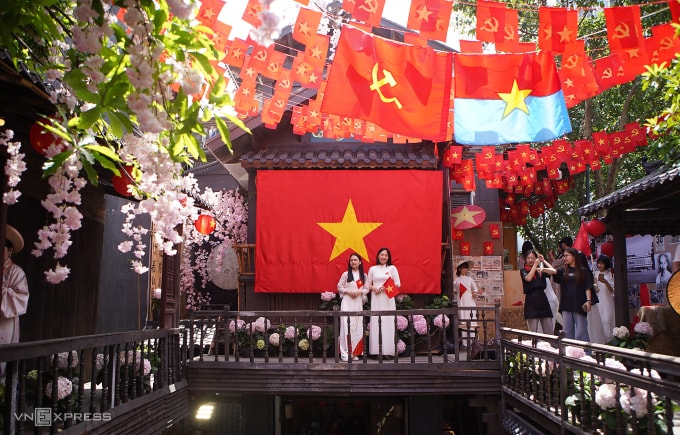 Không gian tại quán cà phê trên đường