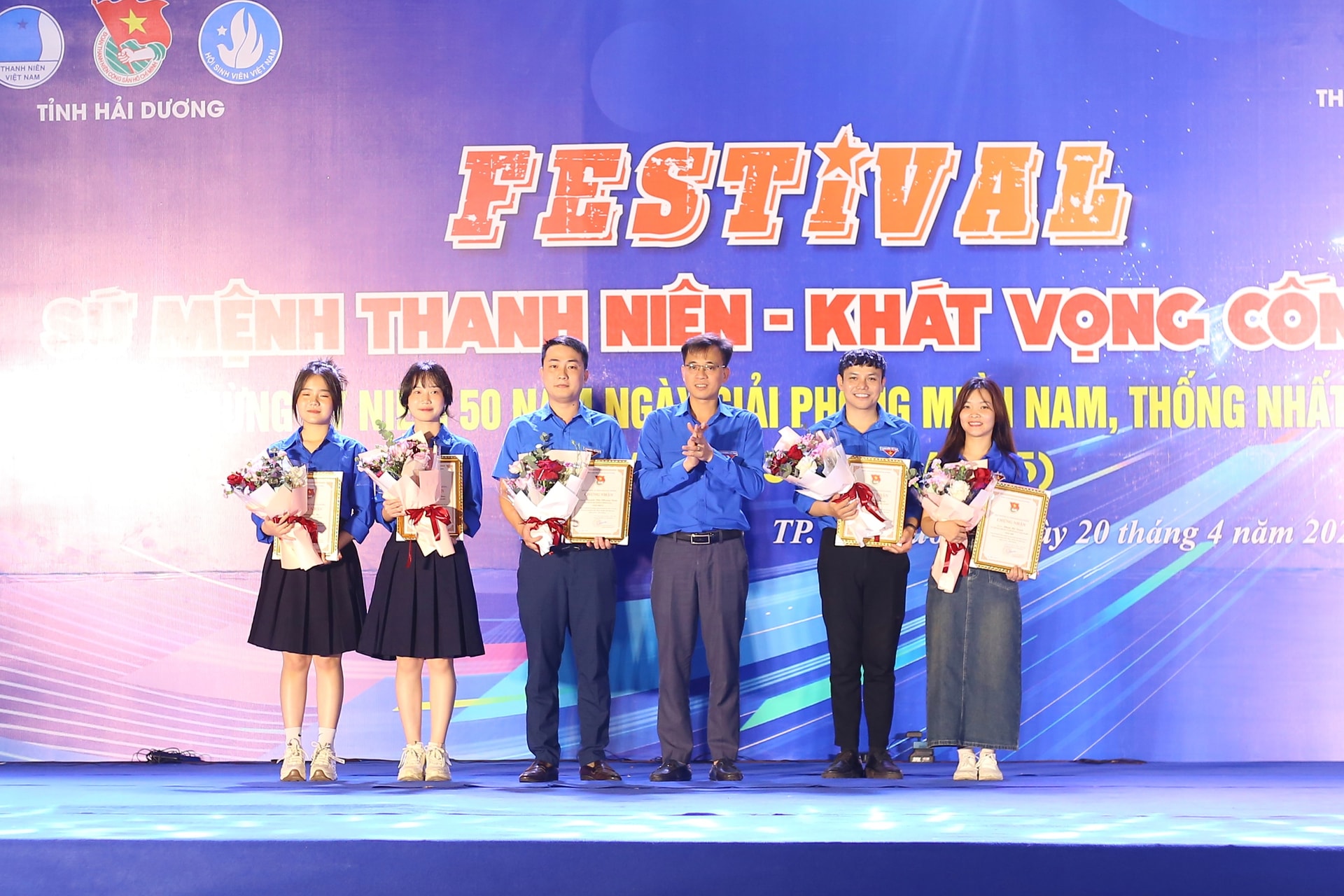 thanh-nien4.jpg