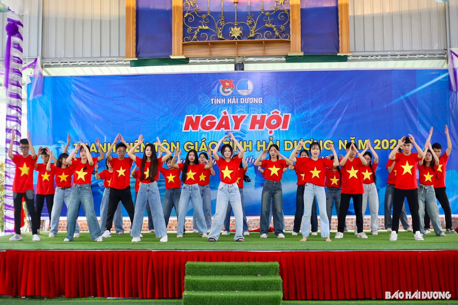thanh-nien-ton-giao.jpg
