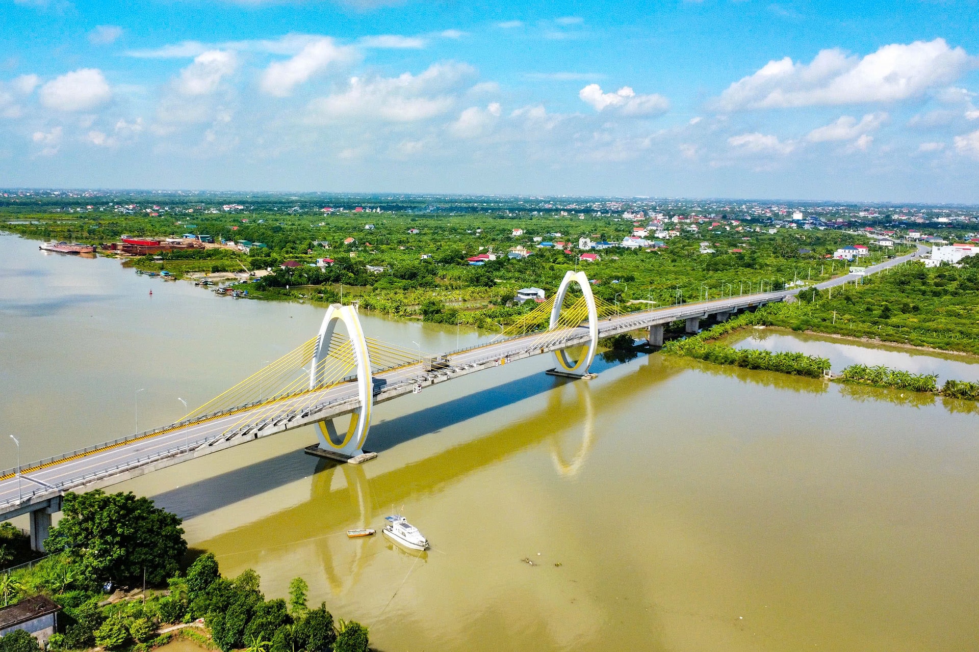 Cầu Quang Thanh kết nối huyện An Lão (Hải Phòng) vàhuyện Thanh Hà (Hải Dương).