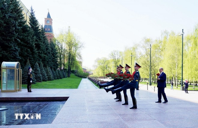 ttxvn-dat-hoa-ky-niem-155-nam-ngay-sinh-vi-lenin-o-moskva2.jpg