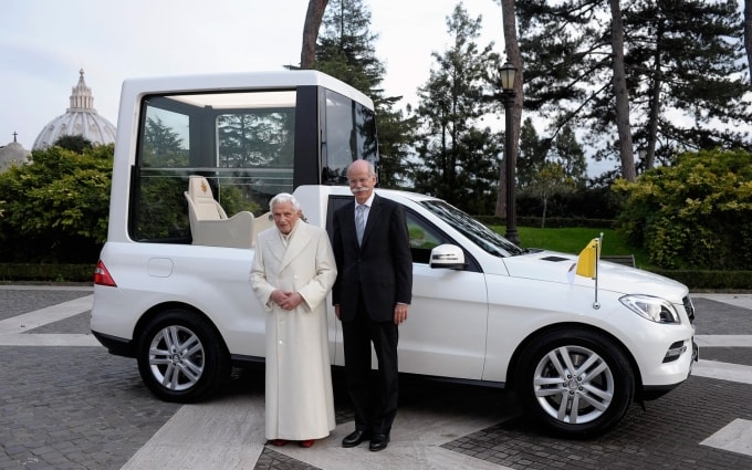 Mercedes M-Class đời 2012 được sử dụng bởi Giáo hoàng Benedict XVI và Giáo hoàng Francis. Ảnh: Mercedes