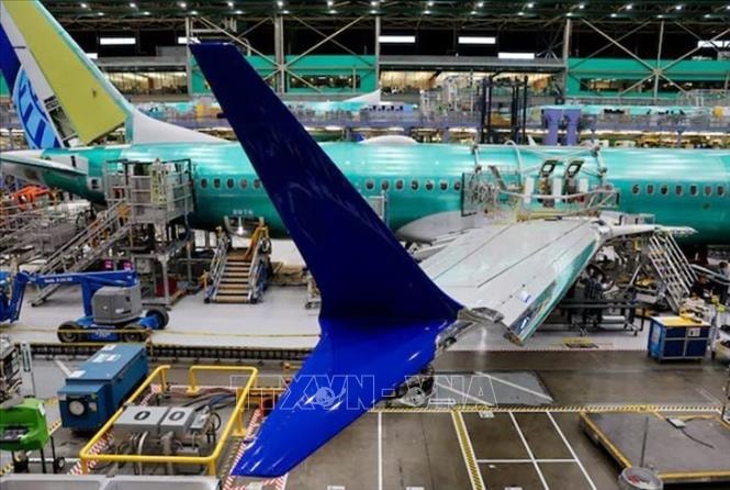 may-bay-boeing-737-max-duoc-lap-rap-tai-nha-may-cua-boeing-o-renton-washington-ngay-25-6-2024.jpg