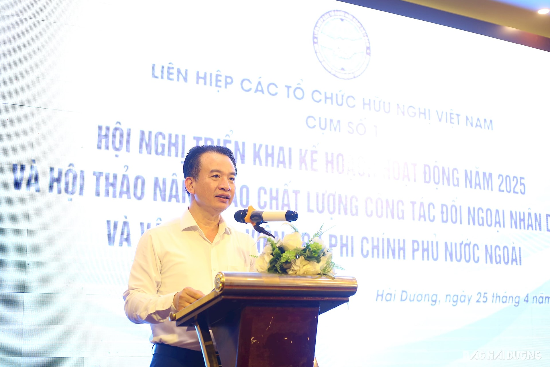 doi-ngoai.jpg