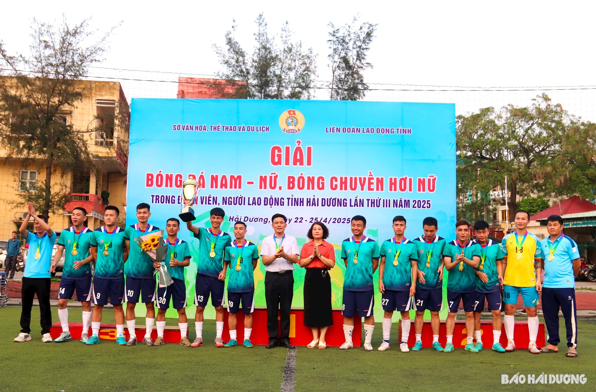 giai-bong-da-cong-nhan-6.jpeg