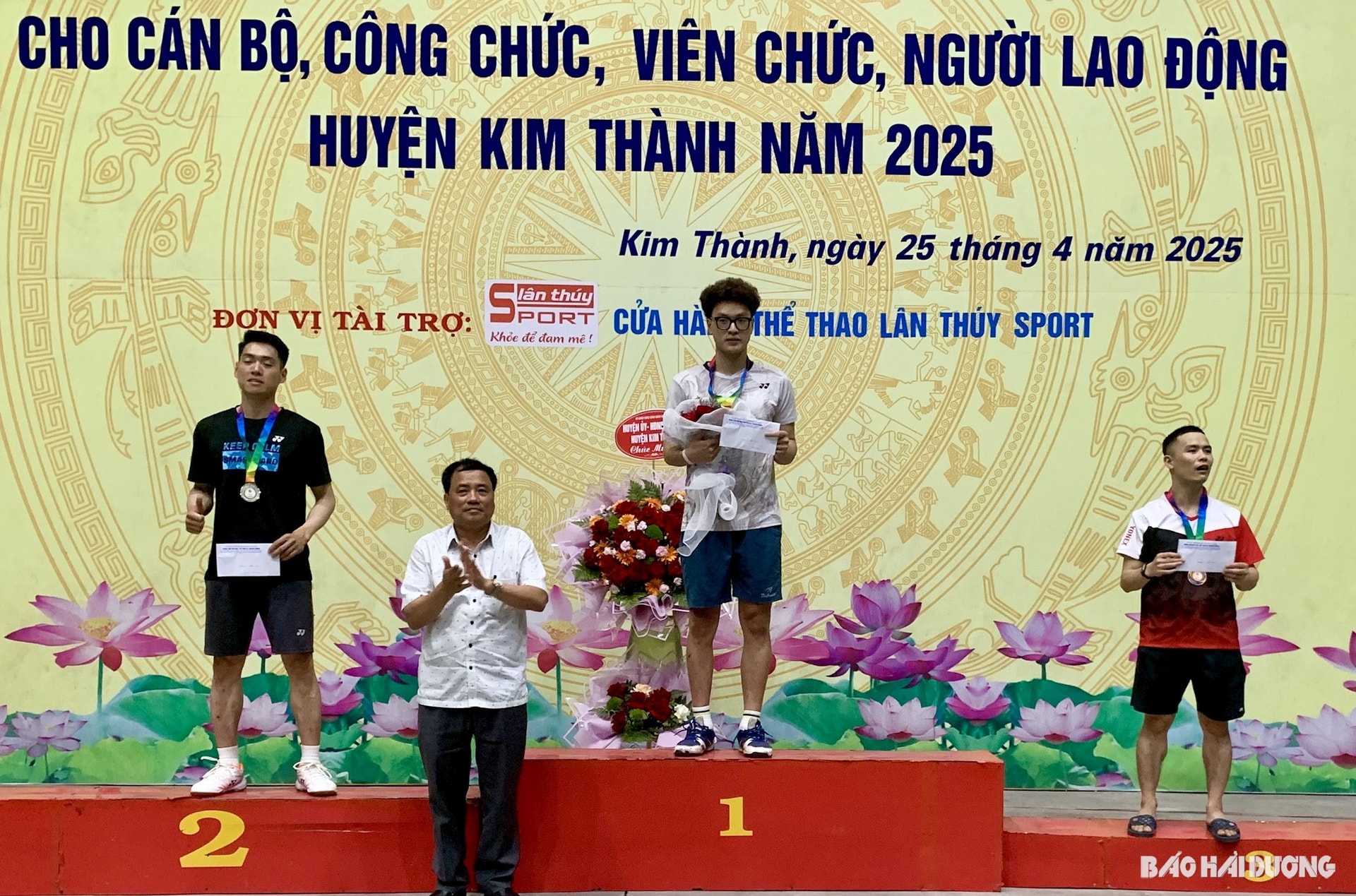 trao-giai-doi-nam.jpg